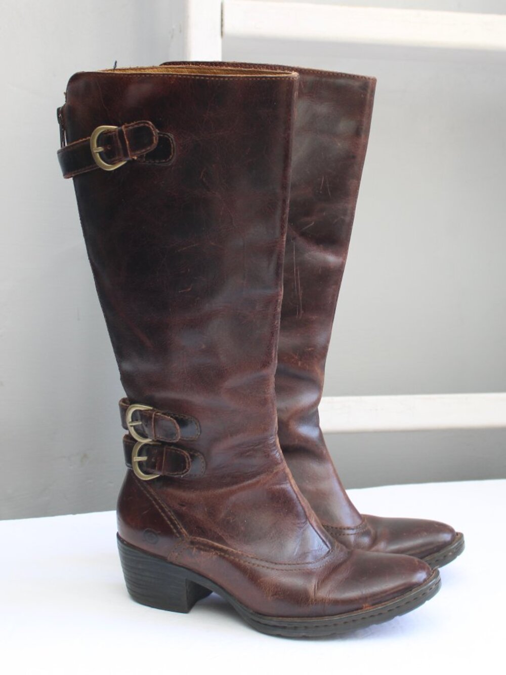 Born Knee High Distress Leather Riding Boots Block Heel Brown Buckle Straps sz 6
